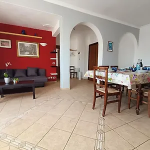 Avellini - Delightful And Spacious With Terrace - Near Metro A Cornelia , Rzym Włochy
